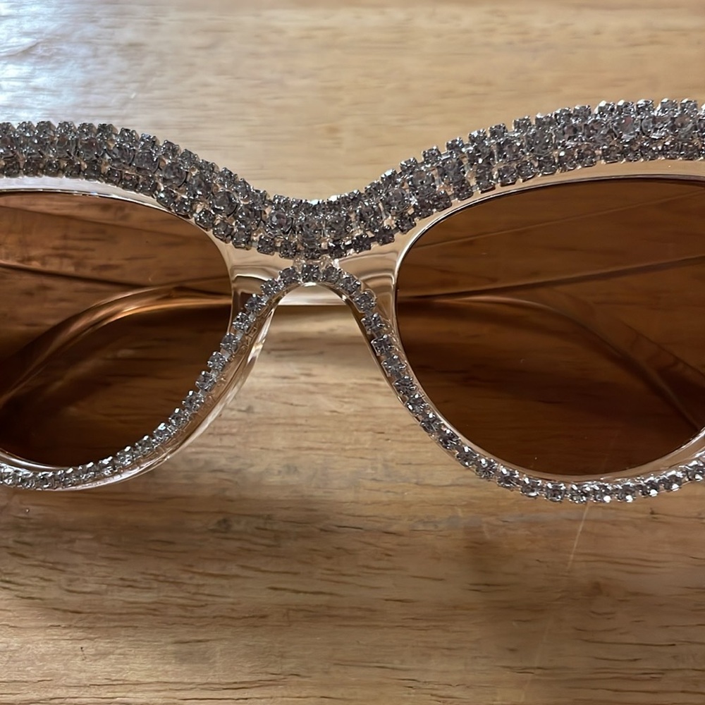 Sunglasses with rhinestones. New.